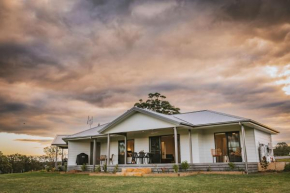 Clarrie's Green, Clarence Town